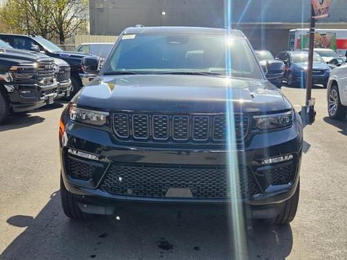2025 Jeep Grand Cherokee Summit