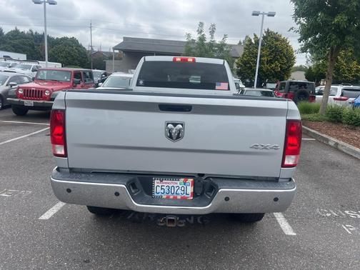 2017 RAM 2500 Tradesman Crew Cab 4x4 8' Box