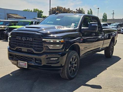 2025 RAM 3500 Laramie Crew Cab 4x4 8' Box