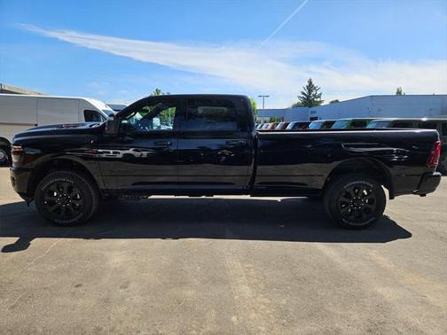 2025 RAM 3500 Laramie Crew Cab 4x4 8' Box