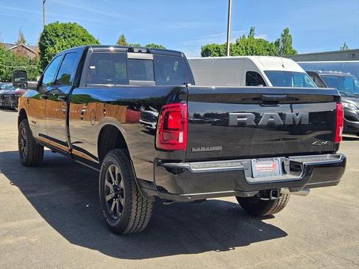 2025 RAM 3500 Laramie Crew Cab 4x4 8' Box