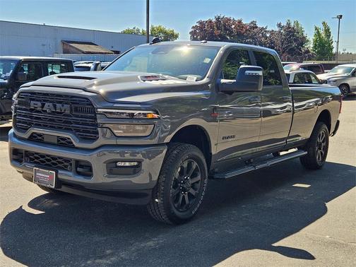 2025 RAM 2500 Laramie Crew Cab 4x4 8' Box