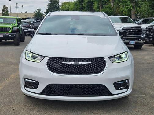 2026 Chrysler Pacifica L