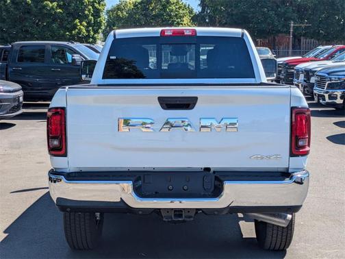 2025 RAM 2500 Tradesman Crew Cab 4x4 6'4' Box
