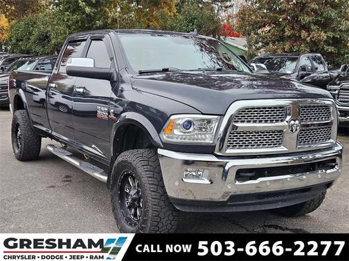 2017 RAM 3500 Laramie Crew Cab 4x4 8' Box