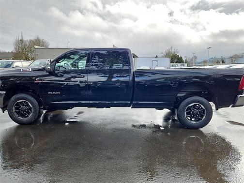 2026 RAM 2500 Laramie Crew Cab 4x4 8' Box