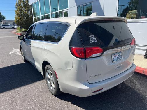 2017 Chrysler Pacifica LX