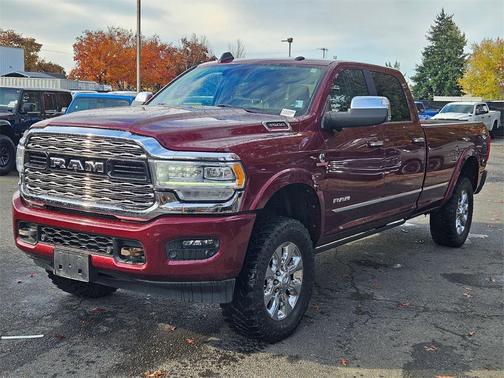 2022 RAM 3500 Limited Crew Cab 4x4 8' Box