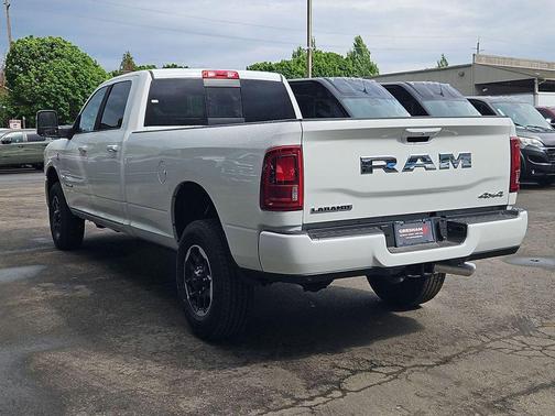 Bright White Clearcoat 2026 RAM 2500 Laramie Crew Cab 4x4 8' Box