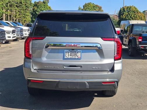 2023 GMC Yukon SLT