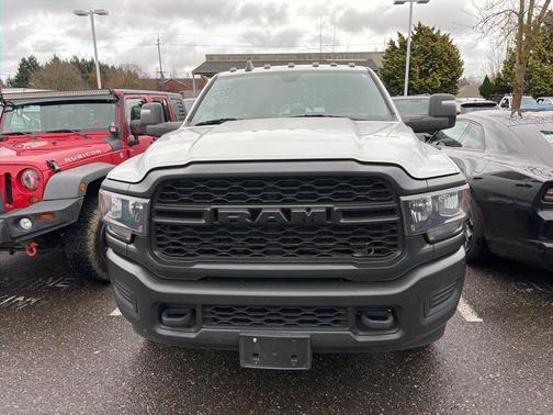 2023 RAM 3500 Tradesman Crew Cab 4x4 8' Box