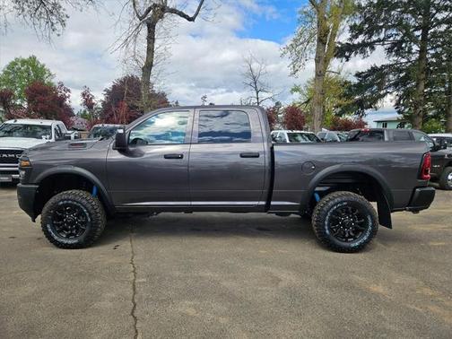 2025 RAM 2500 Tradesman Crew Cab 4x4 6'4' Box