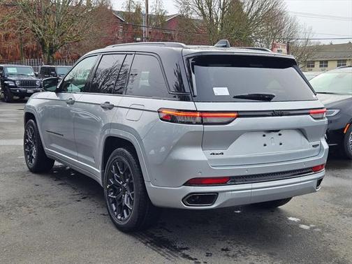 2025 Jeep Grand Cherokee Summit