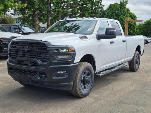 2025 RAM 3500 Tradesman Crew Cab 4x4 8' Box