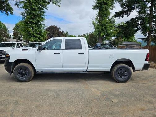 2025 RAM 3500 Tradesman Crew Cab 4x4 8' Box