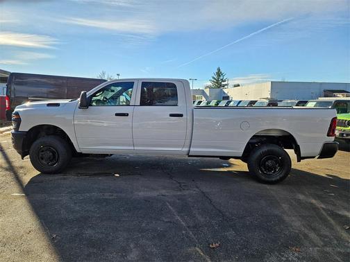 2026 RAM 2500 Tradesman Crew Cab 4x4 8' Box
