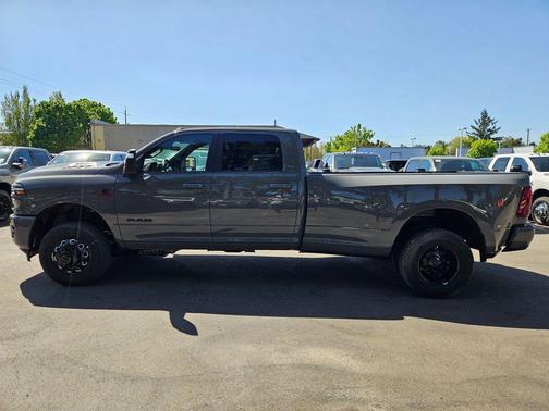 Ceramic Gray Clearcoat 2026 RAM 3500 Laramie Crew Cab 4x4 8' Box