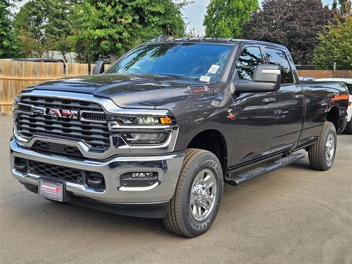 2025 RAM 2500 Tradesman Crew Cab 4x4 8' Box