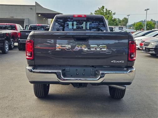2025 RAM 2500 Tradesman Crew Cab 4x4 8' Box