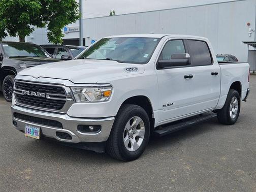 Bright White Clearcoat 2023 RAM 1500 Big Horn/Lone Star