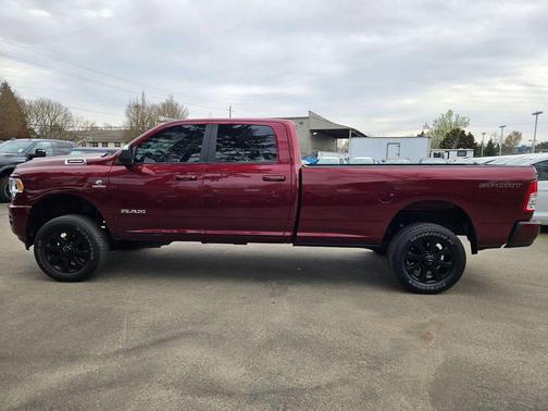 2022 RAM 3500 Big Horn Crew Cab 4x4 8' Box