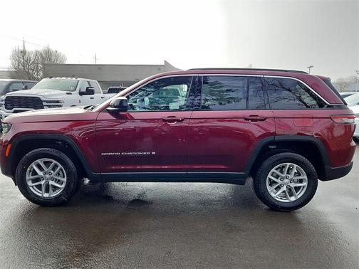 2026 Jeep Grand Cherokee Laredo