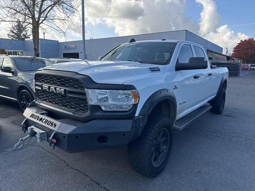 2020 RAM 2500 Tradesman Crew Cab 4X4 8' Box