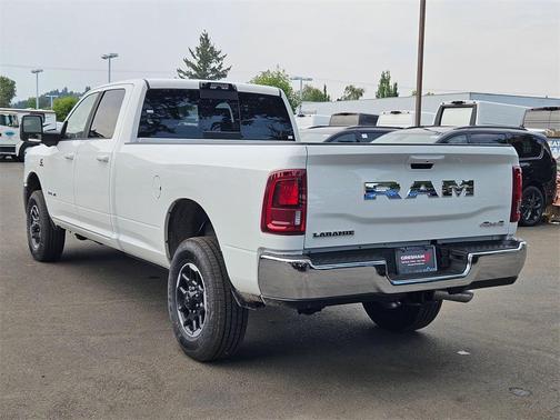 2025 RAM 2500 Laramie Crew Cab 4x4 8' Box