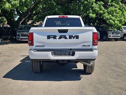 Bright White Clearcoat 2026 RAM 2500 Big Horn Crew Cab 4x4 8' Box