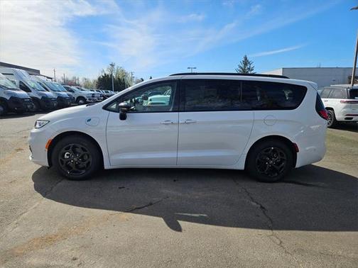 2025 Chrysler Pacifica Hybrid Premium S Appearance Pkg