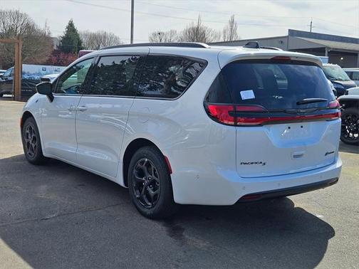 2025 Chrysler Pacifica Hybrid Premium S Appearance Pkg