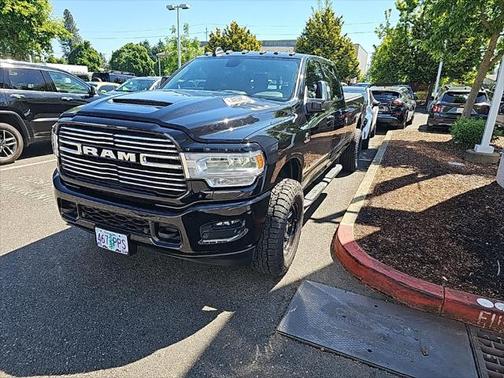 2023 RAM 3500 Laramie Crew Cab 4x4 8' Box