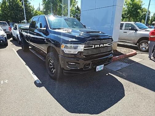 2023 RAM 3500 Laramie Crew Cab 4x4 8' Box