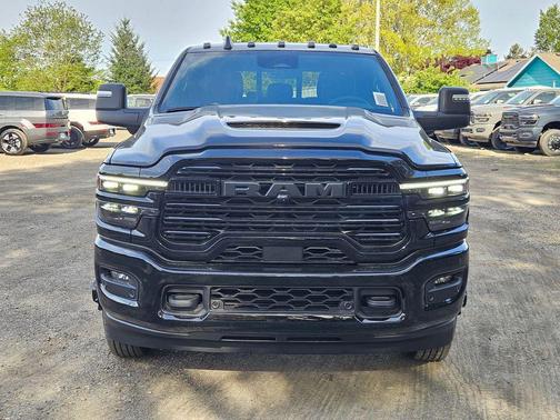 Diamond Black Crystal Pearlcoat 2026 RAM 3500 Laramie Mega Cab 4x4 6'4' Box