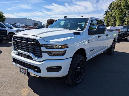 2025 RAM 3500 Big Horn Crew Cab 4x4 8' Box