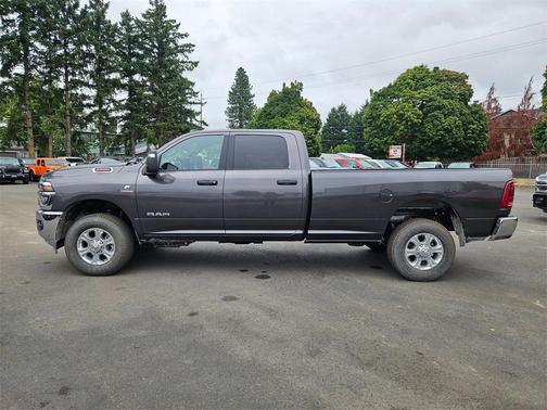 2025 RAM 2500 Big Horn Crew Cab 4x4 8' Box