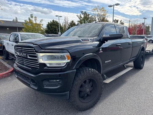 2019 RAM 3500 Laramie Crew Cab 4x4 8' Box
