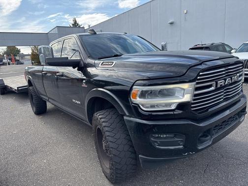 2019 RAM 3500 Laramie Crew Cab 4x4 8' Box