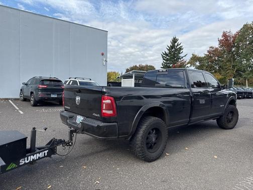 2019 RAM 3500 Laramie Crew Cab 4x4 8' Box