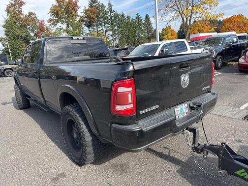 2019 RAM 3500 Laramie Crew Cab 4x4 8' Box