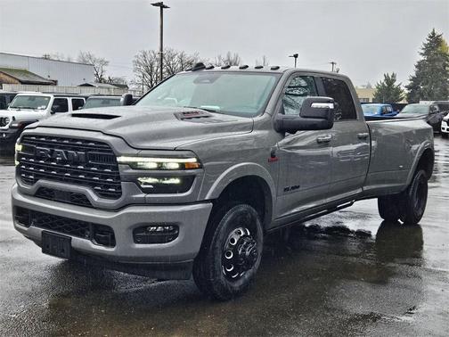 2026 RAM 3500 Limited Crew Cab 4x4 8' Box