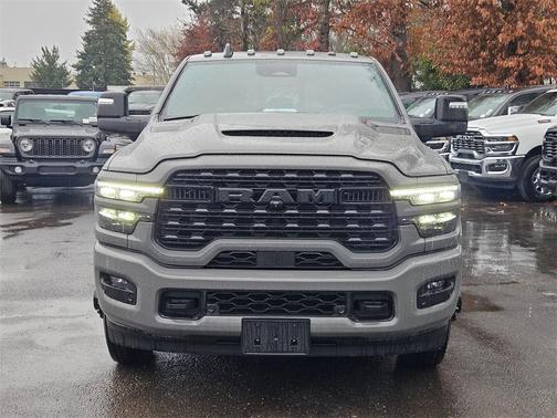 2026 RAM 3500 Limited Crew Cab 4x4 8' Box