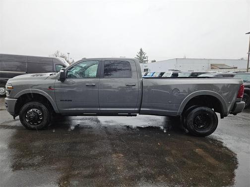 2026 RAM 3500 Limited Crew Cab 4x4 8' Box