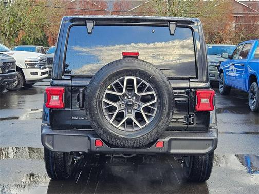 2026 Jeep Wrangler 4-Door Sahara 4x4