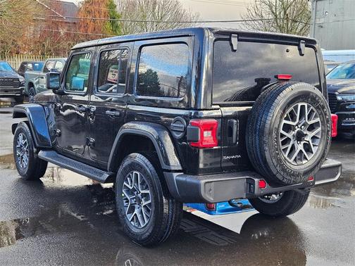 2026 Jeep Wrangler 4-Door Sahara 4x4