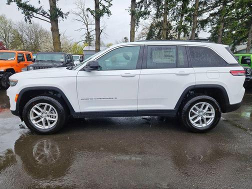2026 Jeep Grand Cherokee Laredo