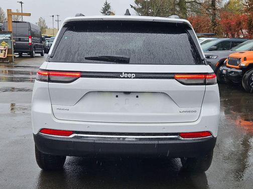 2026 Jeep Grand Cherokee Laredo