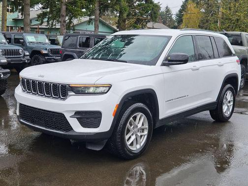 2026 Jeep Grand Cherokee Laredo