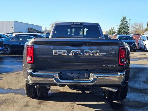 2026 RAM 3500 Tradesman Crew Cab 4x4 8' Box