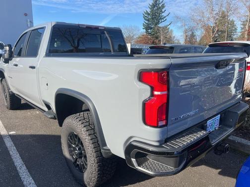 2024 Chevrolet Silverado 2500 4WD Crew Cab Standard Bed ZR2